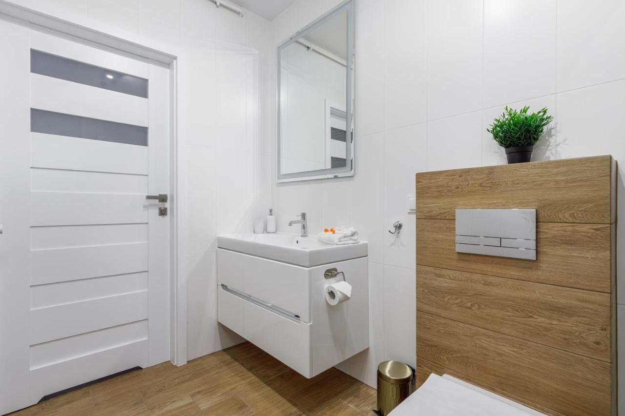 Apartment With Parking 500 M From The Sea By Noclegi Renters Międzywodzie Εξωτερικό φωτογραφία